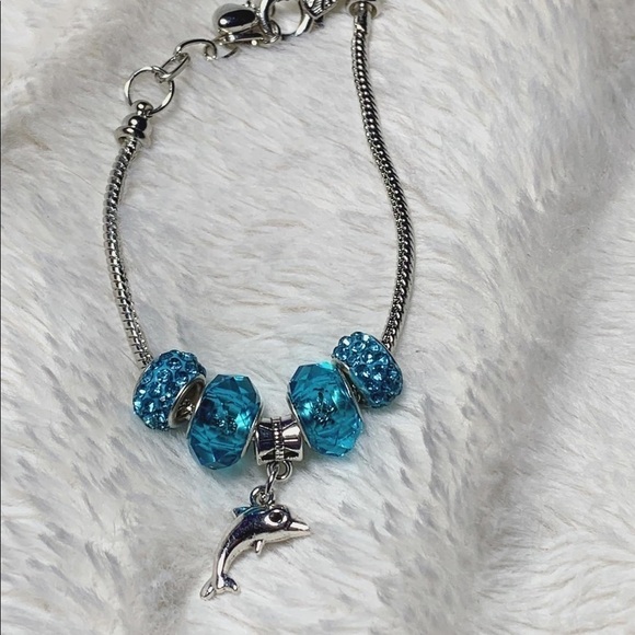 Blue necklace and bracelet set - Picture 2 of 3